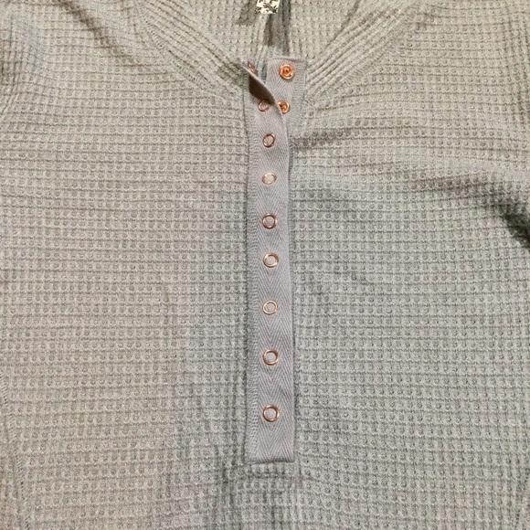 Free People Womens Size Small One Of The Girls Henley Snap Button Top In Gray - Picture 3 of 10